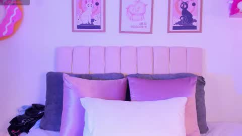 Snapshot of petit_rosseowo chatting on 31, 10, 2025 Im Rosse but u can call me Rossie or Rosita . online show from 31, 10, 2025