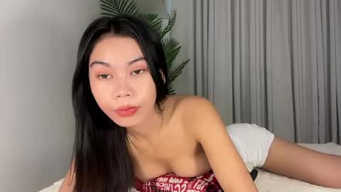 Snapshot of petite_kaye chatting on 18, 6, 2026 petite_kaye online show from 18, 6, 2026