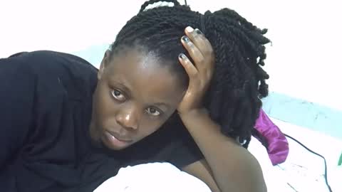 petite_melan online show from 19, 11, 2025