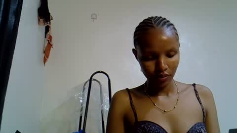 petite_melinda online show from 18, 6, 2026