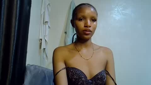 petite_melinda online show from 22, 6, 2026