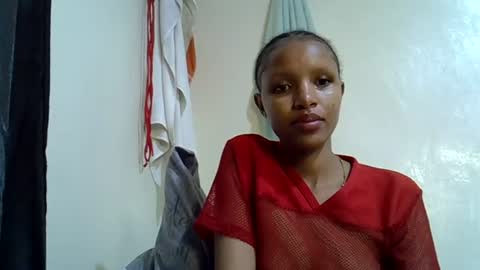 petite_melinda online show from 25, 6, 2026