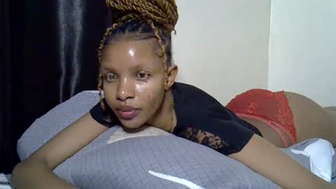 petite_melinda online show from 20, 7, 2026