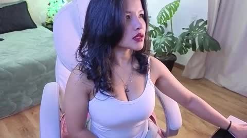 petite_molly_ online show from 20, 12, 2025