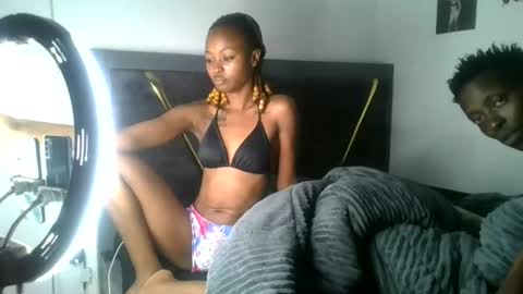 petite_queen69 online show from 14, 6, 2026