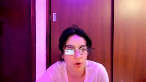 Snapshot of petitee_lunna chatting on 3, 2, 2025 Lunna online show from 3, 2, 2025