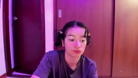 Snapshot of petitee_lunna chatting on 23, 2, 2025 Lunna online show from 23, 2, 2025