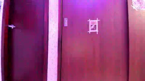 Snapshot of petitee_lunna chatting on 18, 10, 2025 Lunna online show from 18, 10, 2025