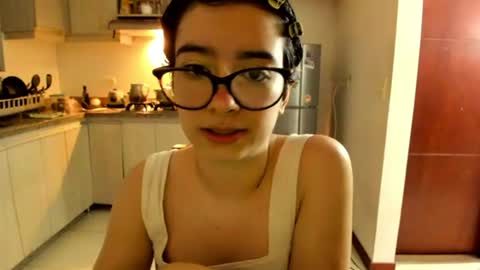 Snapshot of petitee_lunna chatting on 13, 6, 2026 Lunna online show from 13, 6, 2026