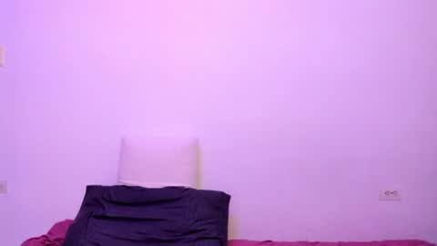 Snapshot of petitee_lunna chatting on 28, 7, 2026 Lunna online show from 28, 7, 2026