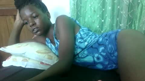 petitesweetchiq online show from 24, 9, 2025