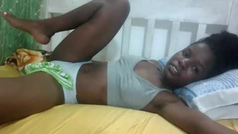 petitesweetchiq online show from 8, 10, 2025