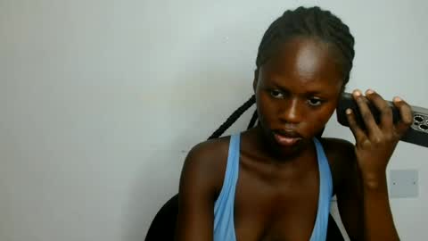 Snapshot of petitgirl88 chatting on 19, 6, 2026 petitgirl88 online show from 19, 6, 2026