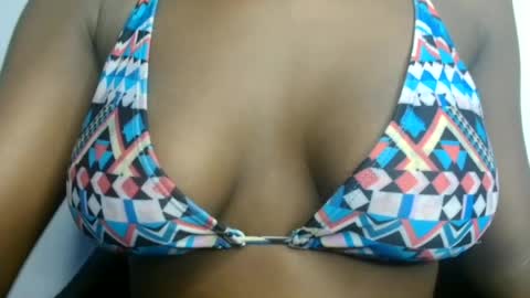 Snapshot of petitgirl88 chatting on 27, 6, 2026 petitgirl88 online show from 27, 6, 2026