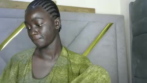 petitte_gyaal online show from 23, 11, 2025