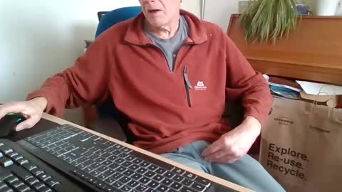 Snapshot of petitwilly chatting on 30, 3, 2026 petitwilly online show from 30, 3, 2026