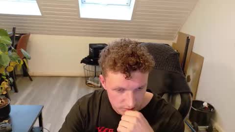 Snapshot of philipp_gtx chatting on 16, 9, 2025 philipp_gtx online show from 16, 9, 2025