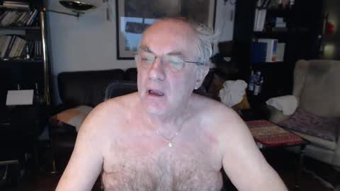 Snapshot of philoumis2 chatting on 4, 12, 2024 Philippe online show from 4, 12, 2024