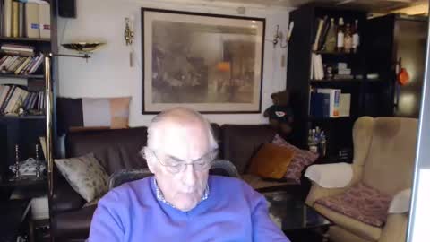 Snapshot of philoumis2 chatting on 14, 1, 2025 Philippe online show from 14, 1, 2025