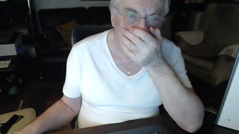 Snapshot of philoumis2 chatting on 3, 3, 2026 Philippe online show from 3, 3, 2026