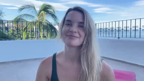 PHOENIX TAYLOR online show from 7, 10, 2025