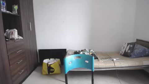 Snapshot of pia_alonzo30 chatting on 8, 4, 2026 izzy online show from 8, 4, 2026