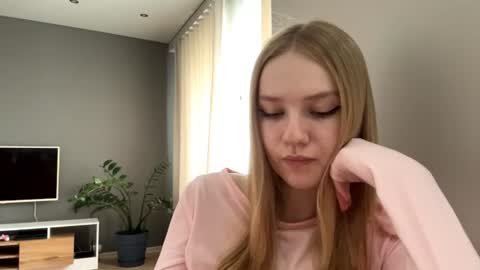 Snapshot of piastonesifer chatting on 12, 6, 2026 Kristie online show from 12, 6, 2026
