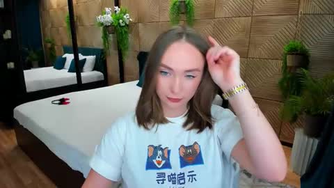 Emelie online show from 28, 9, 2025