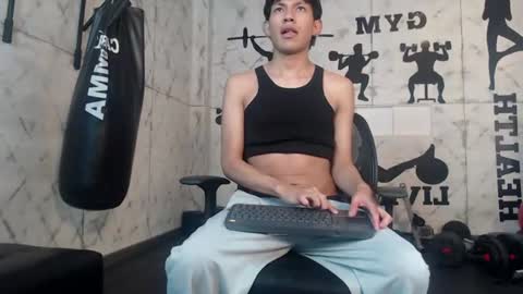 Snapshot of pierre_leroy_ chatting on 15, 7, 2026 Pierre Leroy online show from 15, 7, 2026