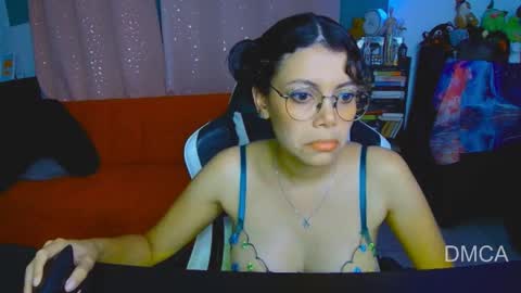 Snapshot of piixiie_d_oll chatting on 7, 3, 2026 Andrea G online show from 7, 3, 2026