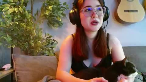 PilloGoddess online show from 22, 11, 2025