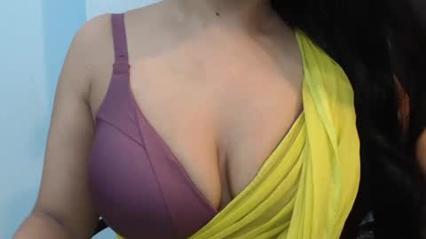 Snapshot of pilowprincess chatting on 2, 6, 2026 Sayra online show from 2, 6, 2026