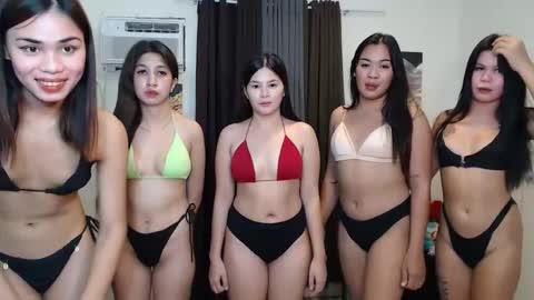 Snapshot of pinay_pussysluts chatting on 23, 10, 2025 rhea kris birnadith desiree medusa online show from 23, 10, 2025