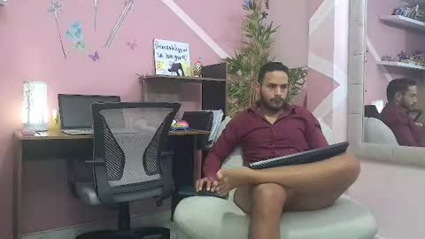 pineappleflipped online show from 28, 7, 2026