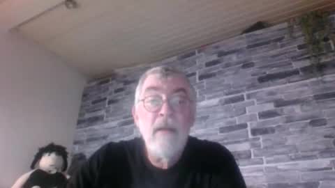 Snapshot of pinholder chatting on 3, 11, 2025 Michael online show from 3, 11, 2025