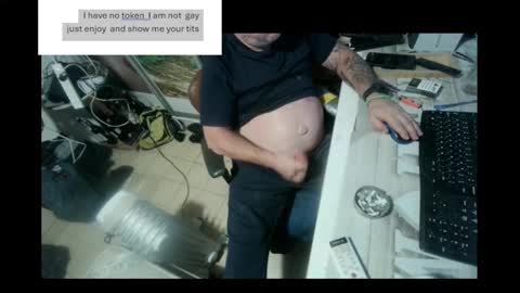 Snapshot of pini_z chatting on 27, 12, 2024 pini_z online show from 27, 12, 2024