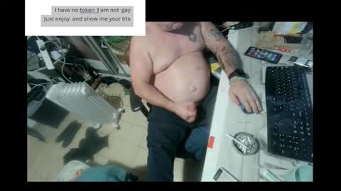 Snapshot of pini_z chatting on 28, 12, 2024 pini_z online show from 28, 12, 2024