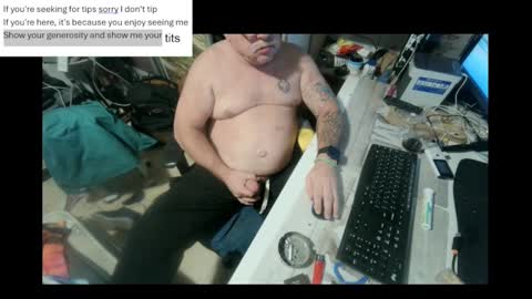 Snapshot of pini_z chatting on 17, 1, 2025 pini_z online show from 17, 1, 2025