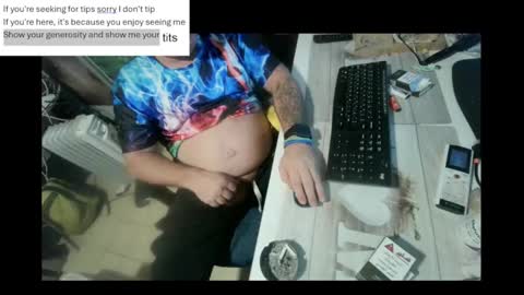 Snapshot of pini_z chatting on 18, 1, 2025 pini_z online show from 18, 1, 2025