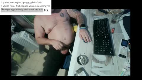 Snapshot of pini_z chatting on 18, 1, 2025 pini_z online show from 18, 1, 2025