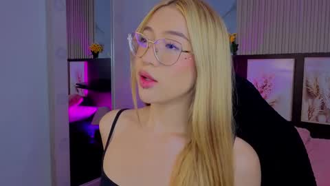 pink_as online show from 16, 9, 2025