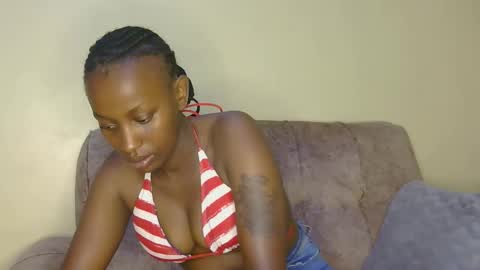 pink_cushy online show from 16, 2, 2026