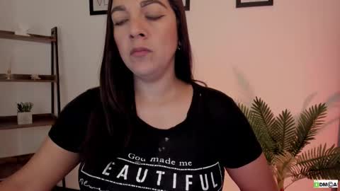 Snapshot of pink_kitten_ chatting on 1, 2, 2026 Eli online show from 1, 2, 2026