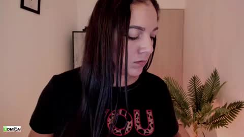 Snapshot of pink_kitten_ chatting on 8, 7, 2026 Eli online show from 8, 7, 2026