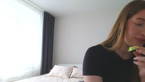 Snapshot of pink_rosee_ chatting on 28, 7, 2026 online show from 28, 7, 2026