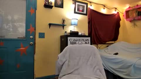 Virginity smiles online show from 23, 11, 2025