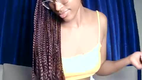 PinkyAura online show from 28, 7, 2026