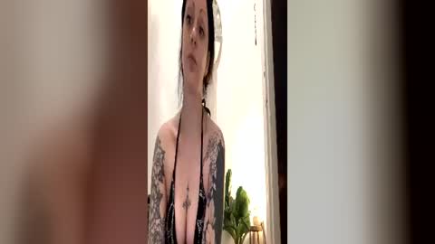 pinkgothbunnie online show from 15, 6, 2026
