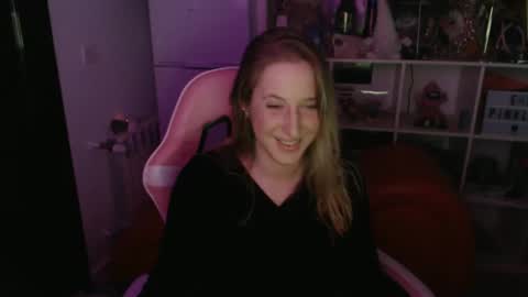 Snapshot of pinkladyx2 chatting on 4, 1, 2025 pinkladyx2 online show from 4, 1, 2025