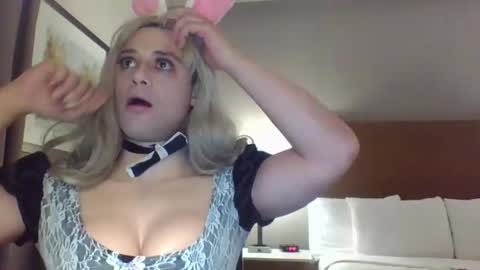 pinkpillbambi online show from 12, 1, 2025